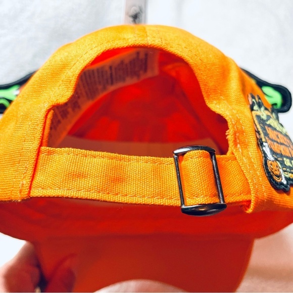 🎃 NWT Disney Mickey’s Pumpkin Patch Hat – Glow-in-the-Dark! 🕸️ - Picture 5 of 14